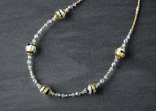 シックなベネチアンガラスのネックレス プレゼント