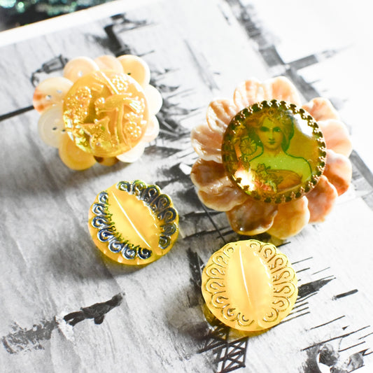 黄色1チェコチェコガラスアンティークボタン レア27ミリ ハンドペイントボタン レア