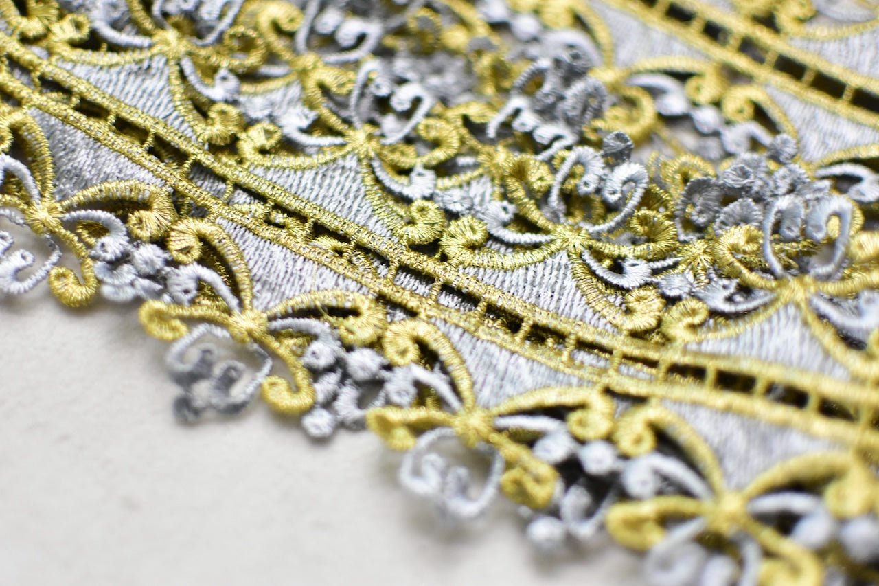 シルバー×ゴールドの立体刺繍リボン(幅8cm・1メートル)