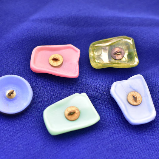 23ミリ チェコガラスボタン レア 現品限り 猫 おしゃれ ボタン ピンク