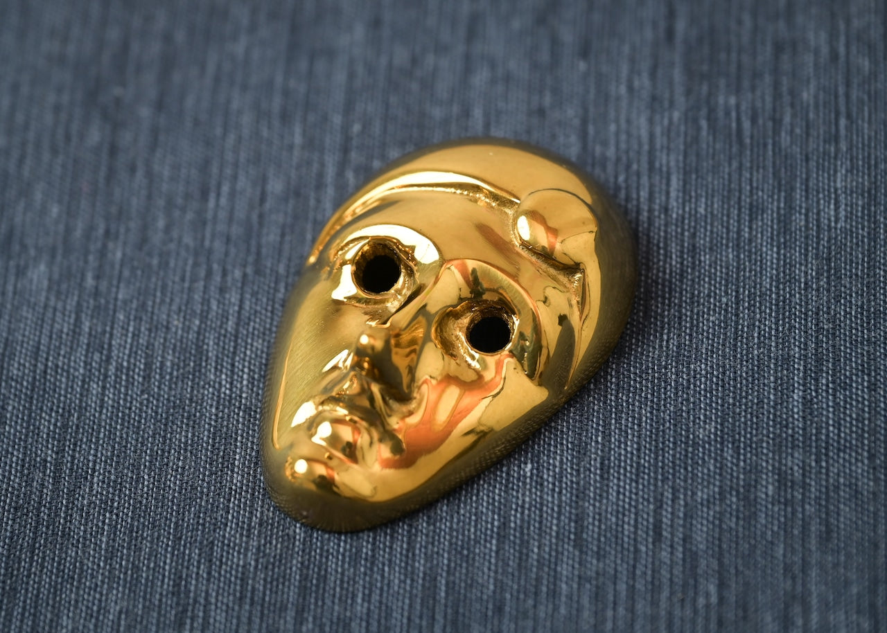 真鍮製 ベネチアンマスクの形の置物 個性的アイテム レア品