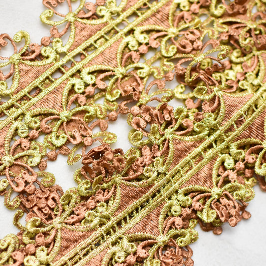 ブロンズ×グリーンの立体刺繍リボン(幅8cm・1メートル)