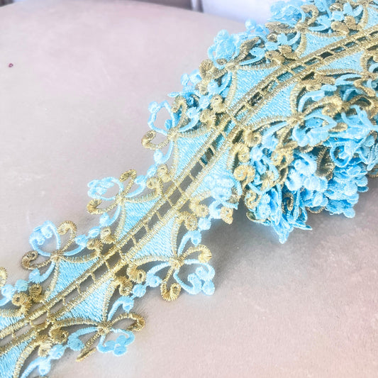 水色×ゴールドの立体刺繍リボン(幅8cm・1メートル)