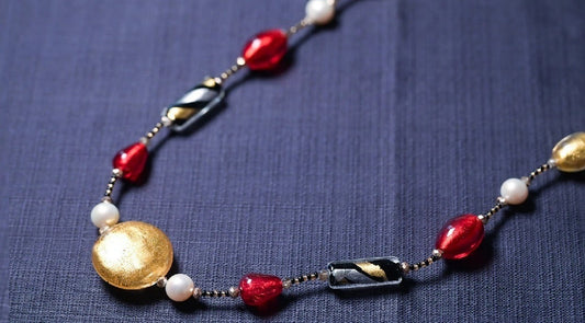 上品なベネチアンガラスのネックレス