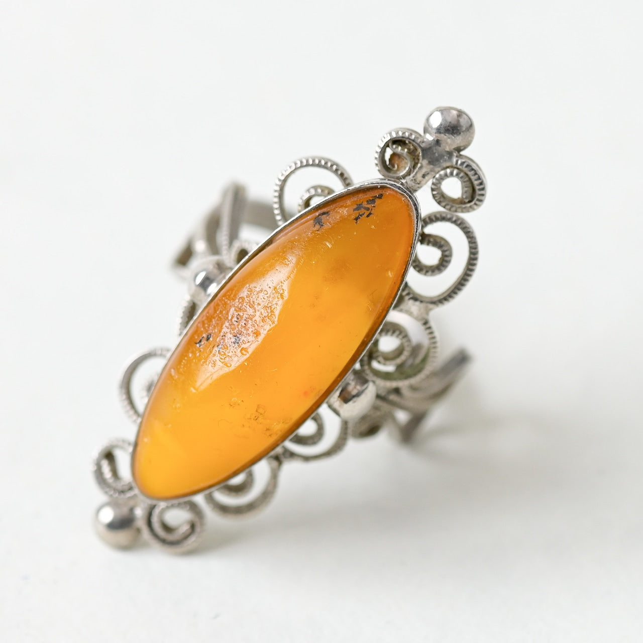 琥珀色のアンティークリング｜フィリグリー装飾×オーバルストーン（11号）