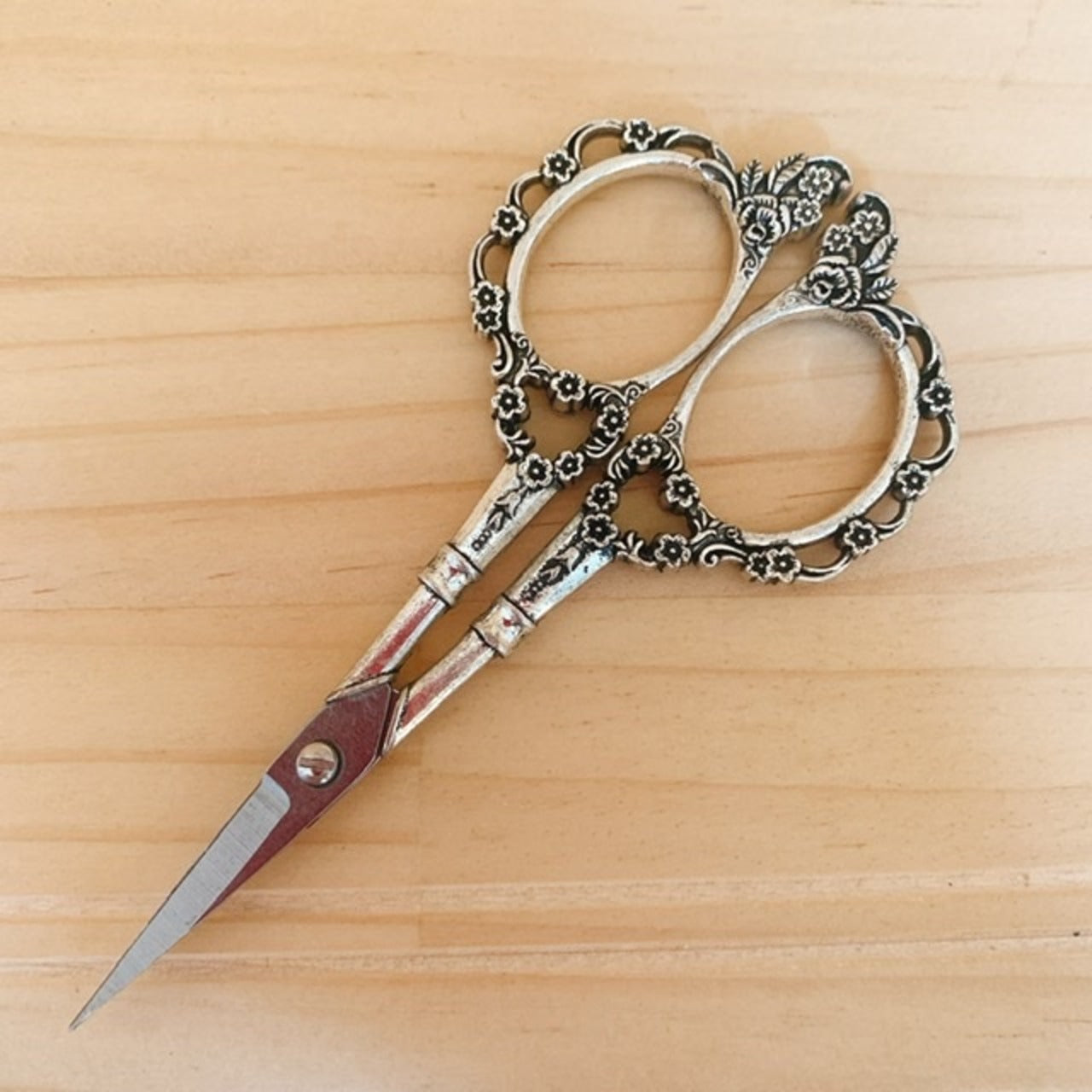 デザインシザー　おしゃれハサミ　花柄　オシャレハサミ アンティーク風ハサミ