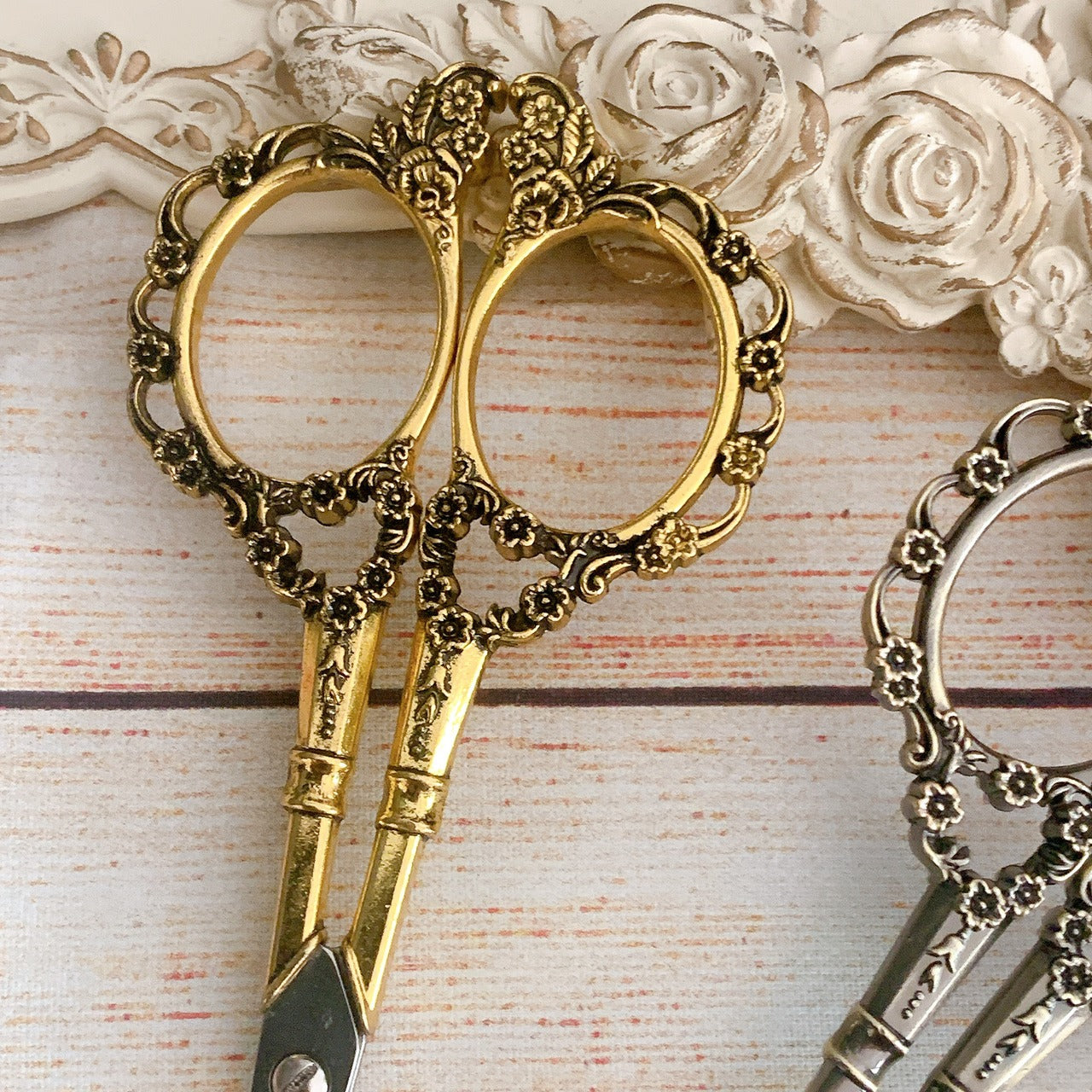 デザインシザー　おしゃれハサミ　花柄　オシャレハサミ アンティーク風ハサミ