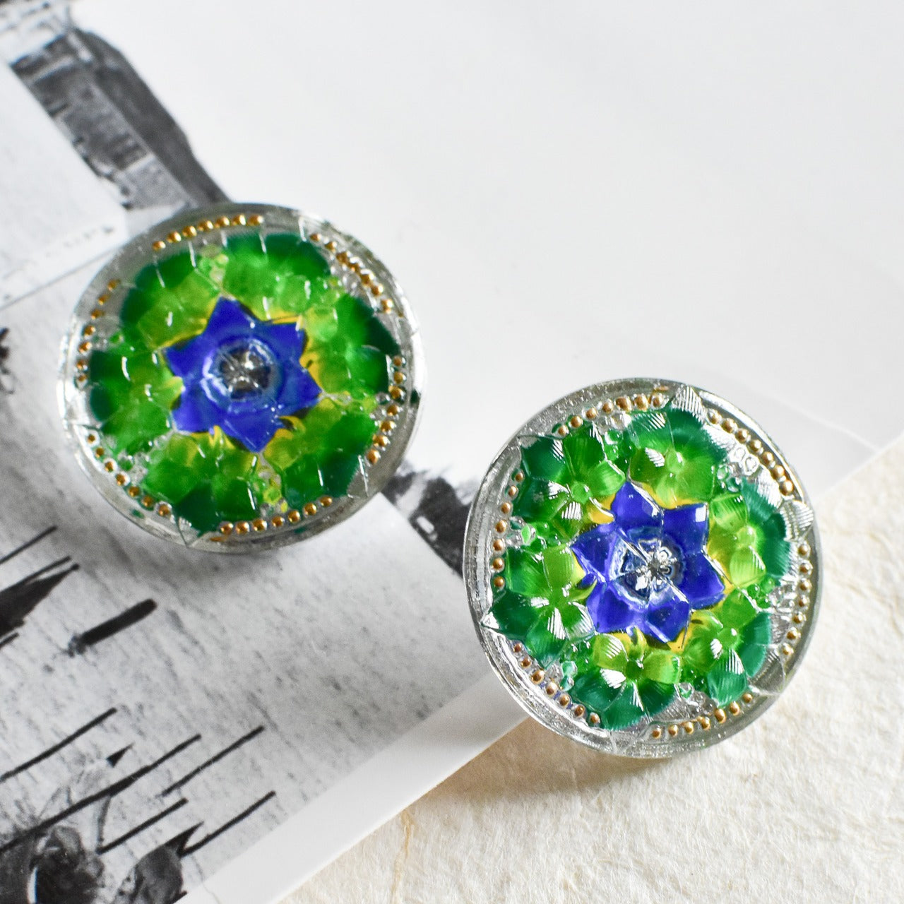 ハンドペイントボタン　32ミリ　チェコボタン