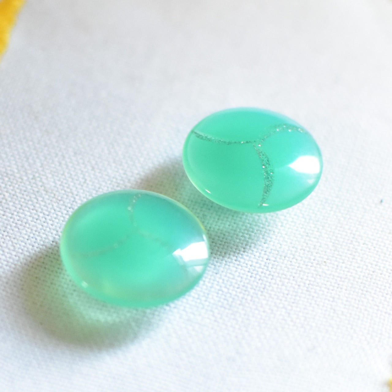 フランスのヴィンテージボタン　グリーン　2個セット