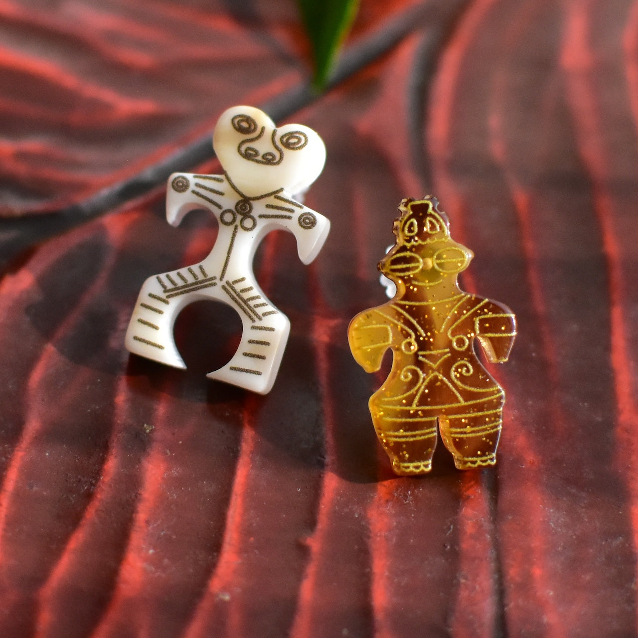 土偶好きな方必見　土偶ブローチ　期間限定販売中　お好きな土偶をお選びください。