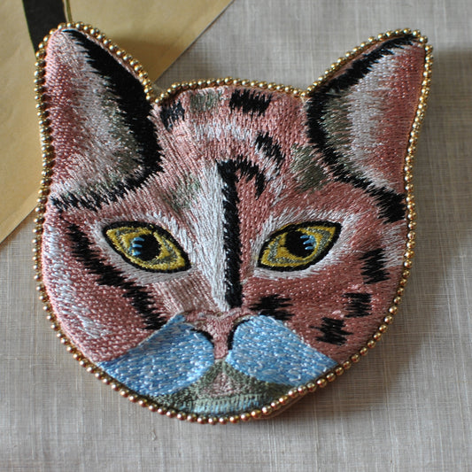 ネコポーチ　大事な材料やアクセサリー入れ　持ち運びケース　猫ミニポーチ