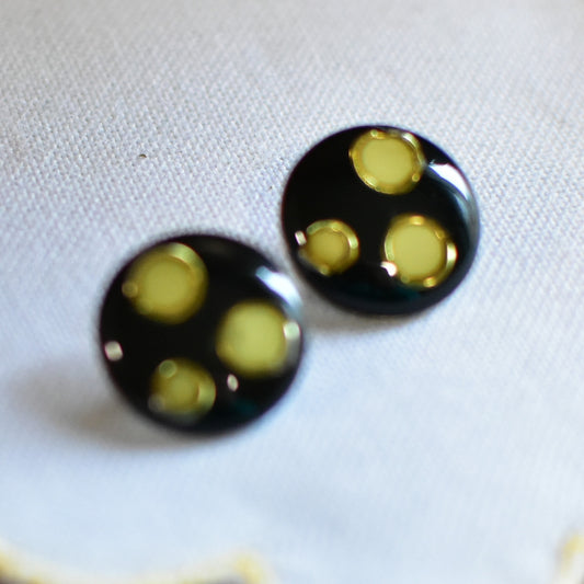フランスのヴィンテージボタン　ラウンド型　　ブラック　ドット