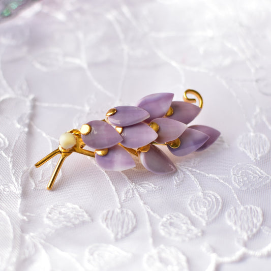 鳥の形のブローチ　貝製