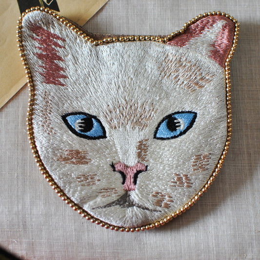 ネコポーチ　大事な材料やアクセサリー入れ　持ち運びケース　猫ミニポーチ