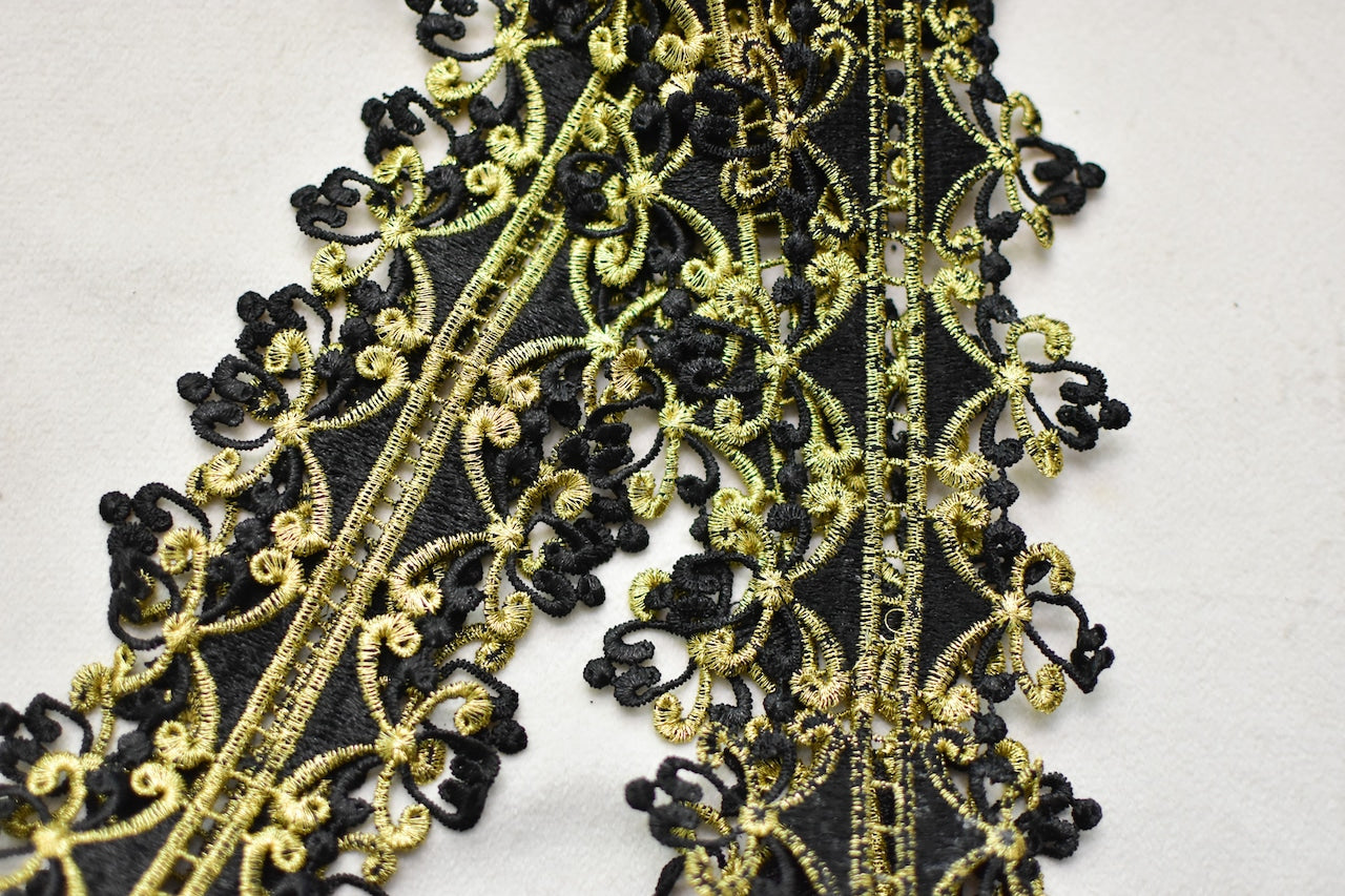 ゴシック＆エレガント ブラック×ゴールドの豪華刺繍リボン（1メートル）