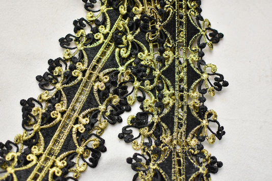 ゴシック＆エレガント ブラック×ゴールドの豪華刺繍リボン（1メートル）