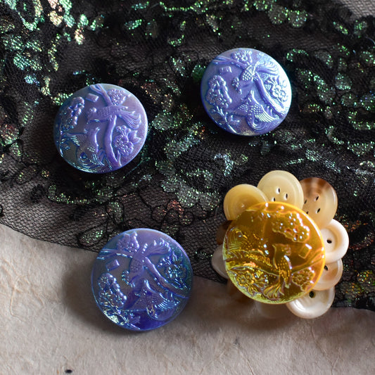 アンティークチェコガラスボタン 鳥　27ミリ　ガラス製　チェコボタン　ブルー