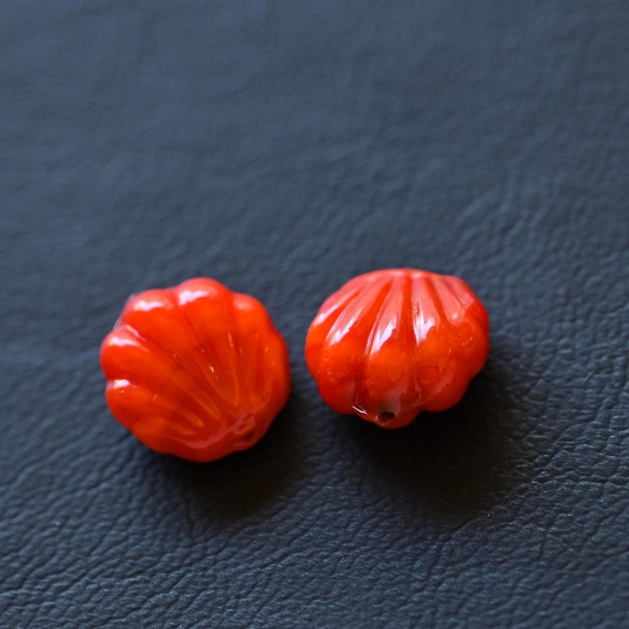 ５個セット　チェコ　ヴィンテージビーズ　ランプワークビーズ　ホタテの形　ビタミン色　アウトレット