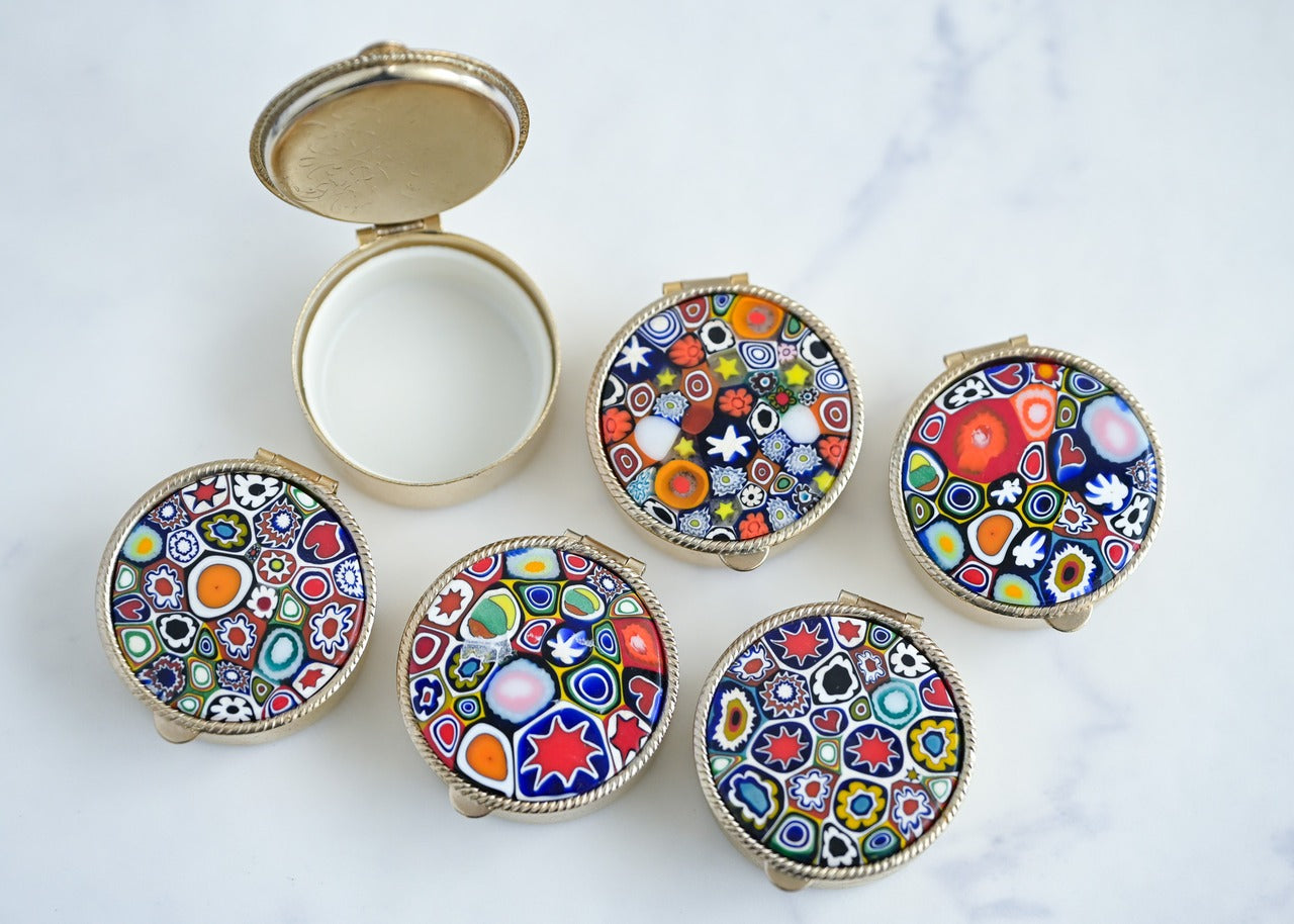 ミルフィオリ模様が可愛い　ビーズ入れにもおススメ!ベネチアンガラスの小さなピルケース