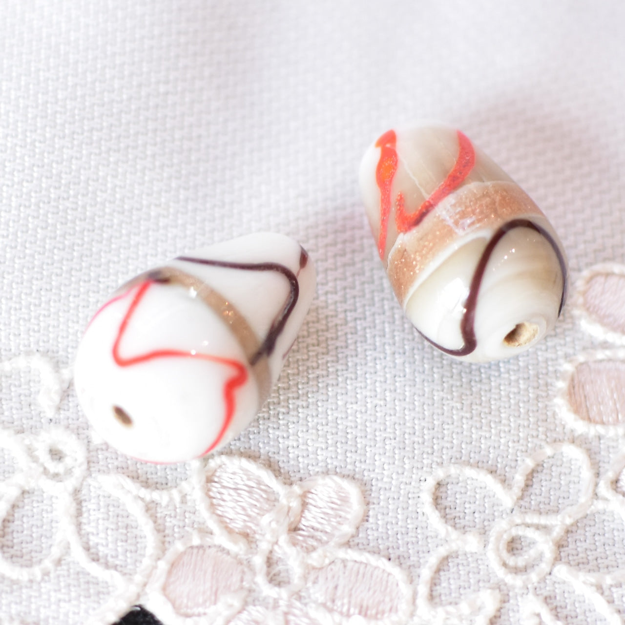 2つセット　レア　しずく型ビーズ