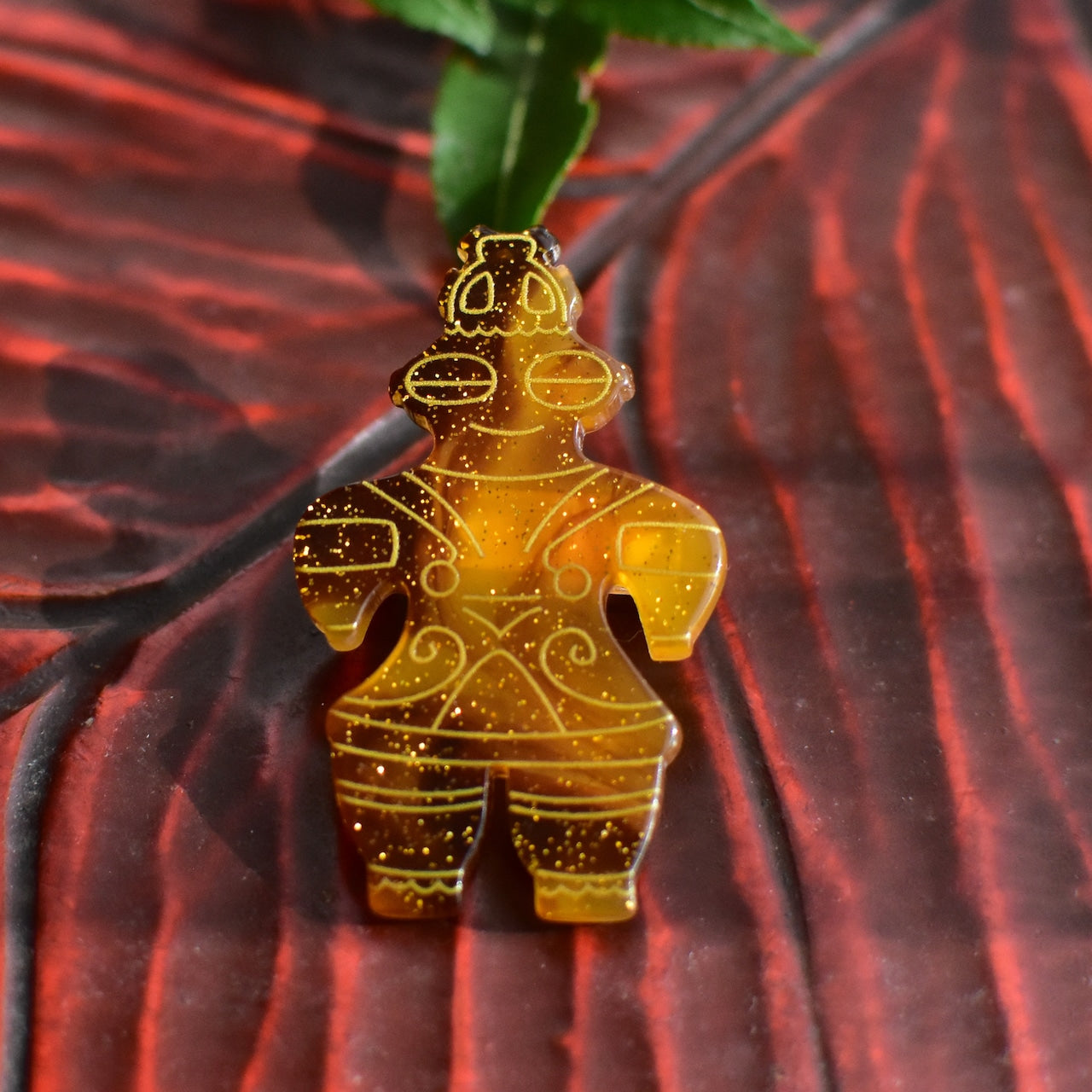 土偶好きな方必見　土偶ブローチ　期間限定販売中　お好きな土偶をお選びください。