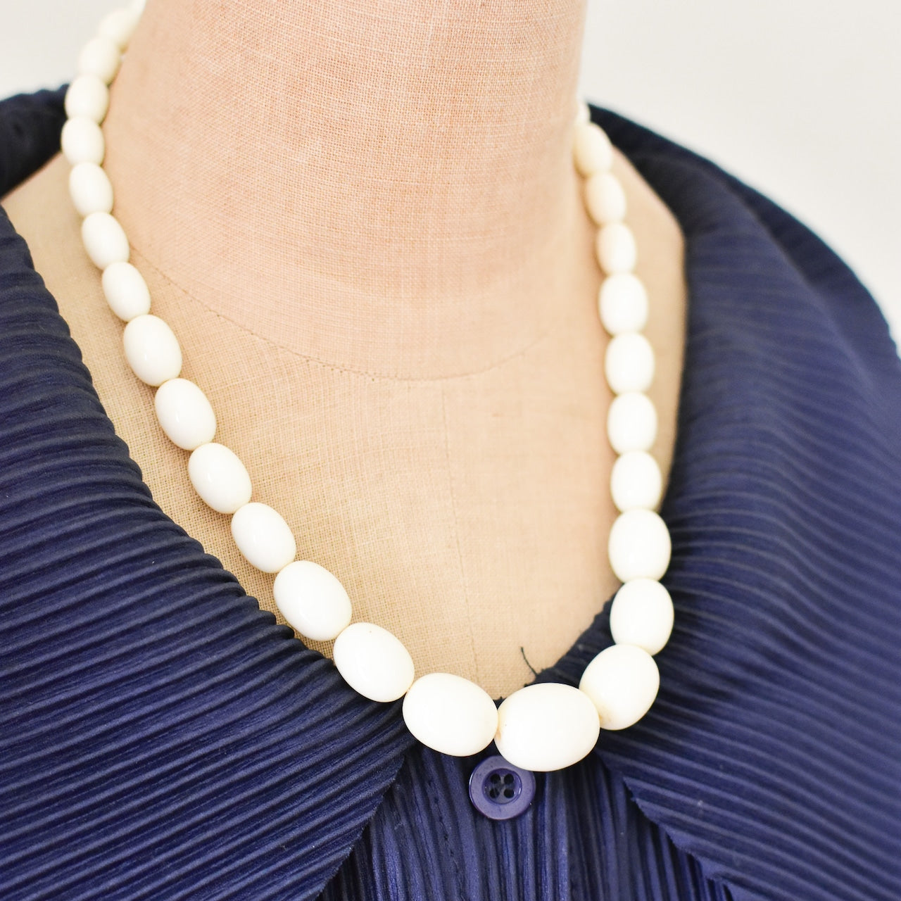 ヴィンテージネックレス　ネジ式留め具　金属アレルギーにおすすめ　送料無料