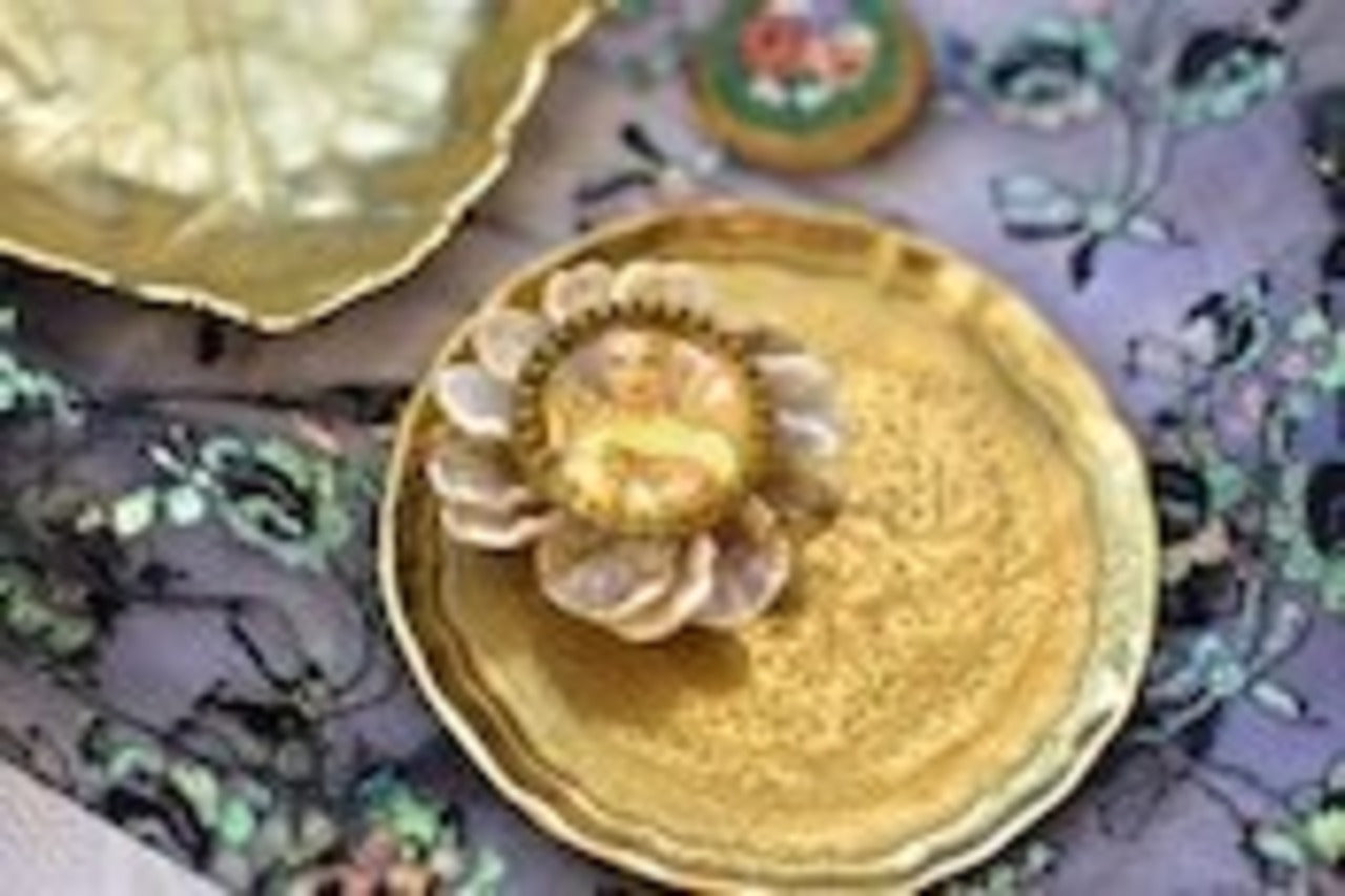 真鍮のアンティーク風トレイ　イベントディスプレイ　小物置き場