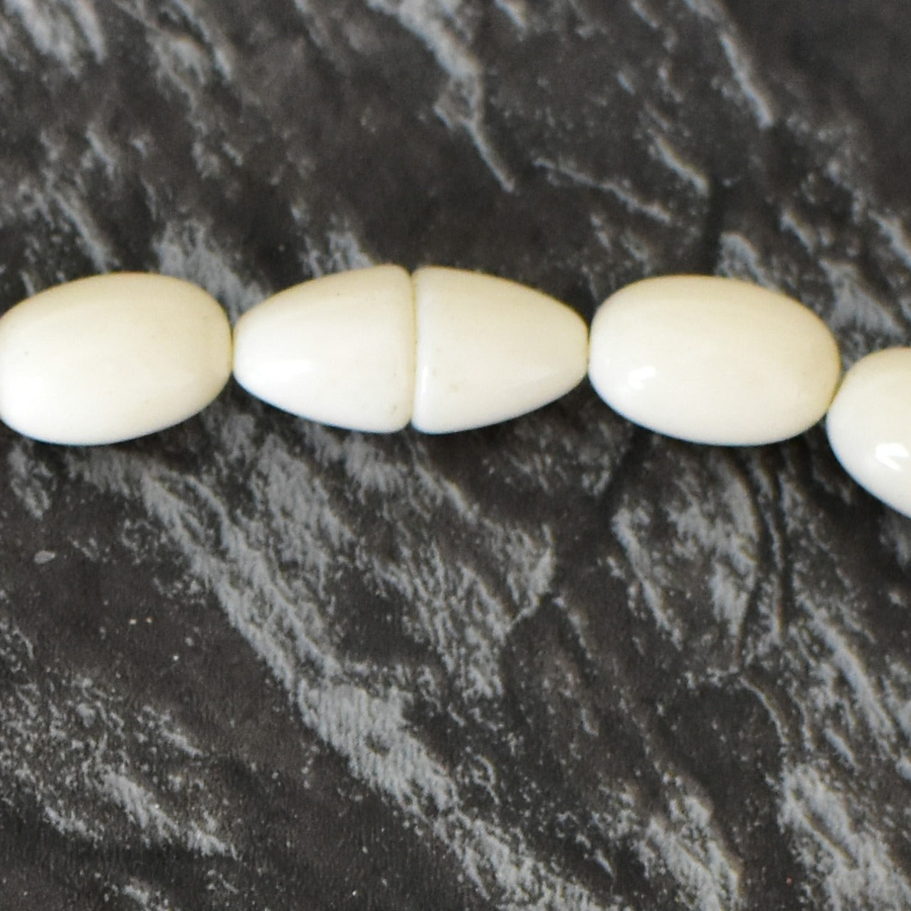 ヴィンテージネックレス　ネジ式留め具　金属アレルギーにおすすめ　送料無料