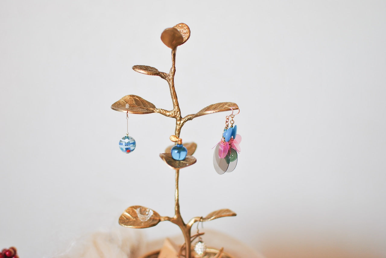 アクセサリースタンド　片付け苦手な方必見とりあえず置くだけでも映える！　真鍮製　インテリア　小物入れ