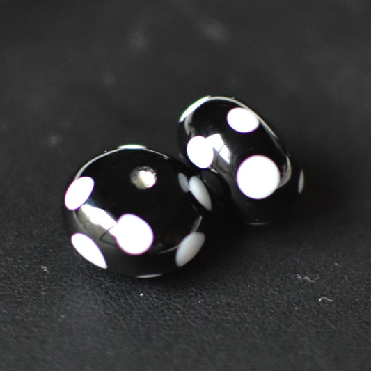 2個セット　チェコ　ヴィンテージビーズ　ドット柄