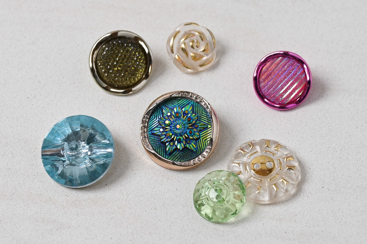 レトロな大きめヴィンテージボタン　　2つセット　★透明大★