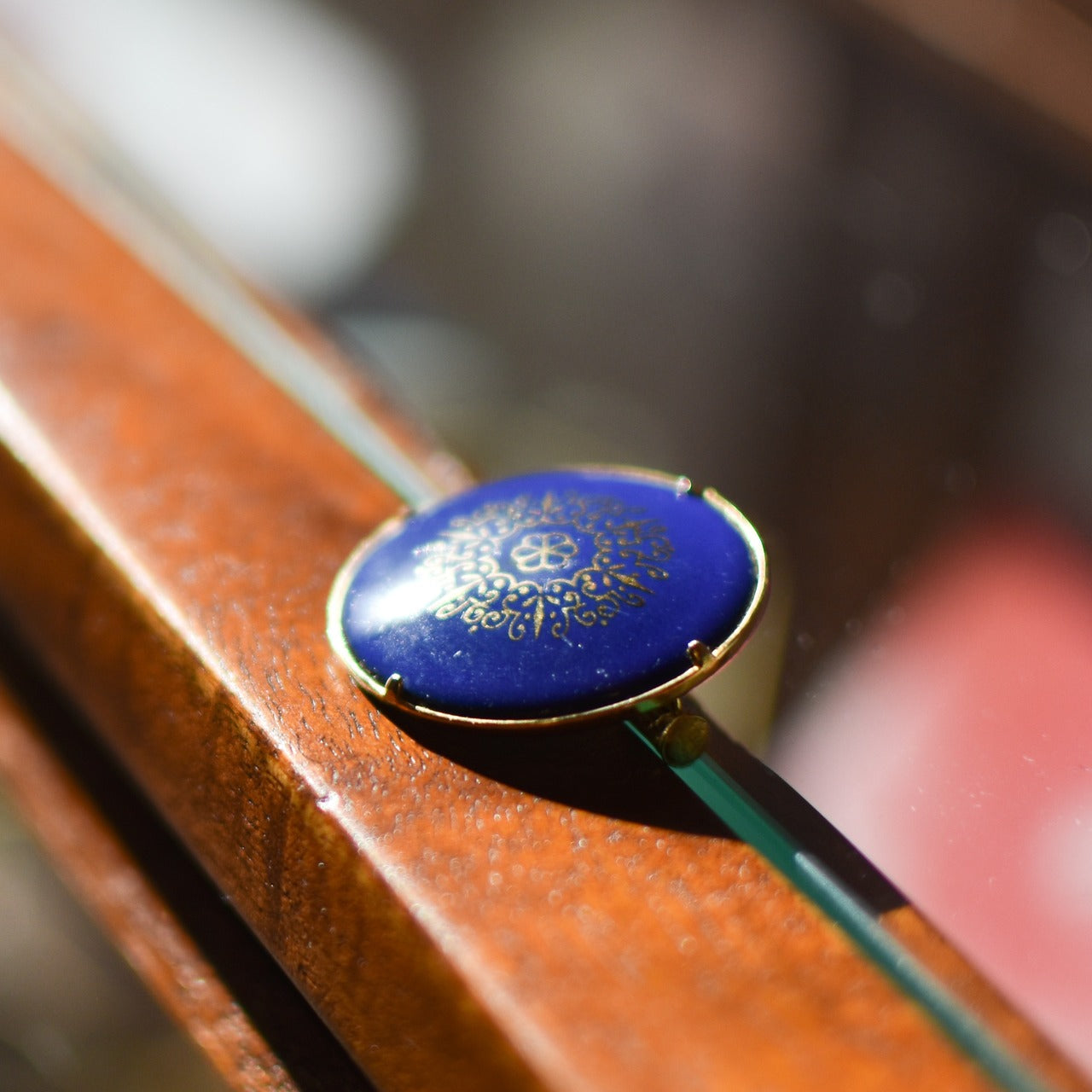 ブルーのブローチ　幾何学模様　青のブローチ　