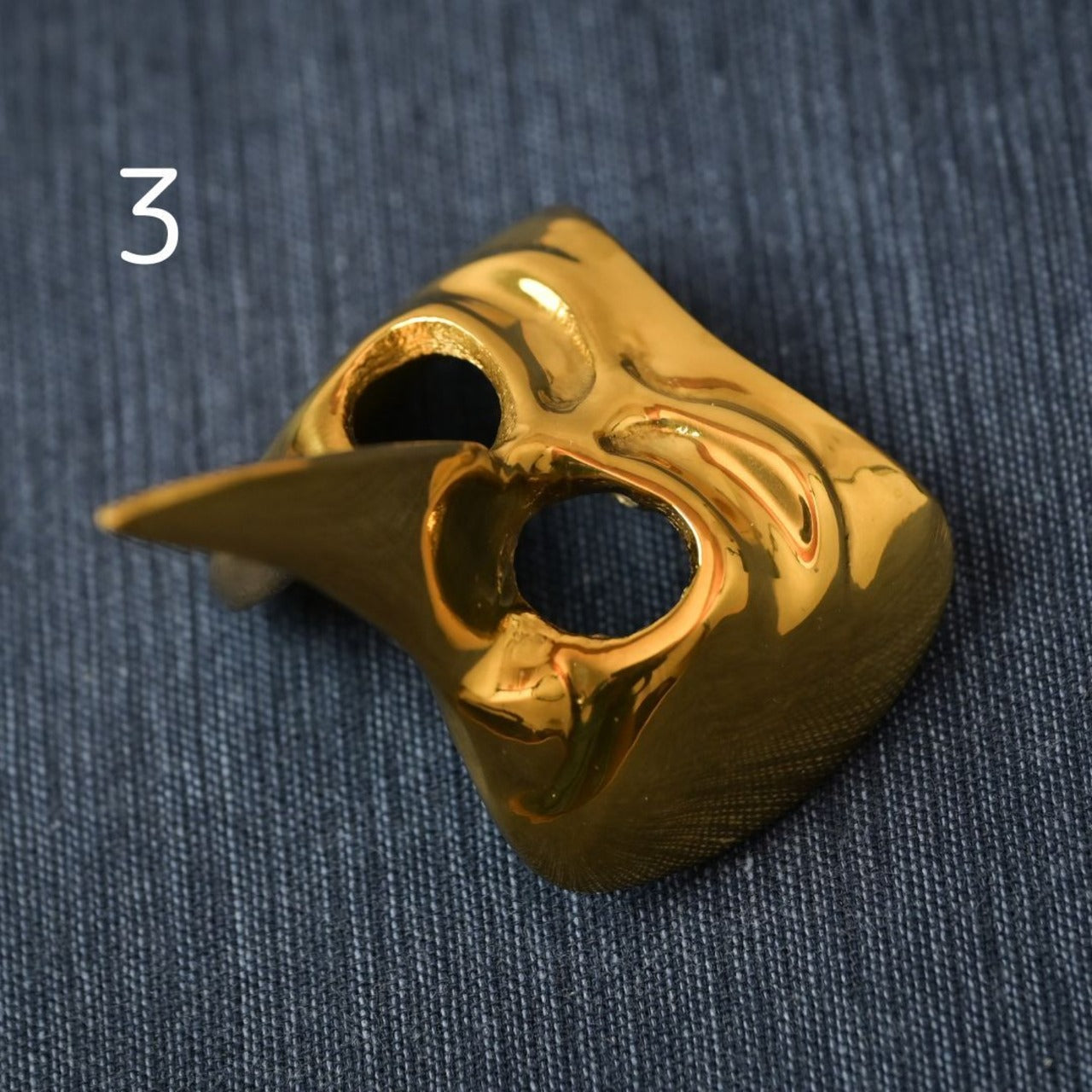 真鍮製　ベネチアンマスクの形の置物　個性的アイテム　レア品