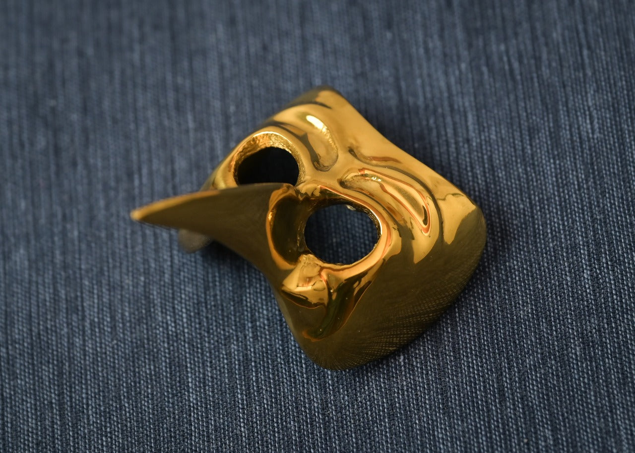 真鍮製　ベネチアンマスクの形の置物　個性的アイテム　レア品