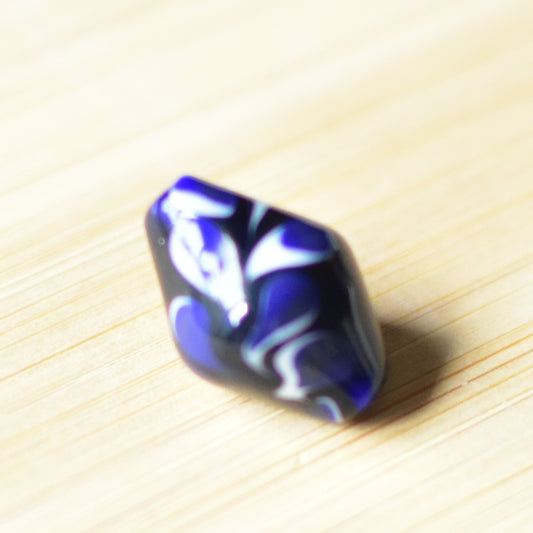 チェコ　ヴィンテージビーズ　ひし形