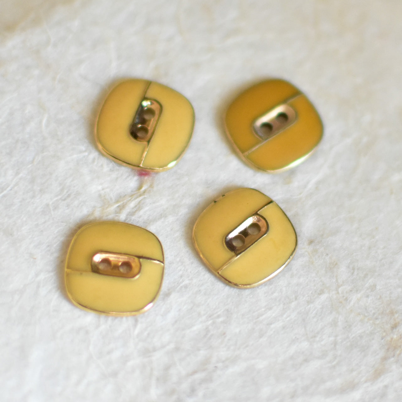 12ミリ　日本製　メタルビーズ　ペールイエロー　デッドストック　4個セット