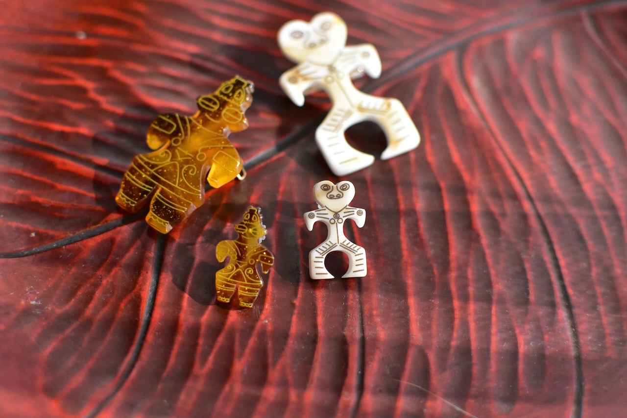 土偶好きな方必見　土偶ブローチ　期間限定販売中　お好きな土偶をお選びください。