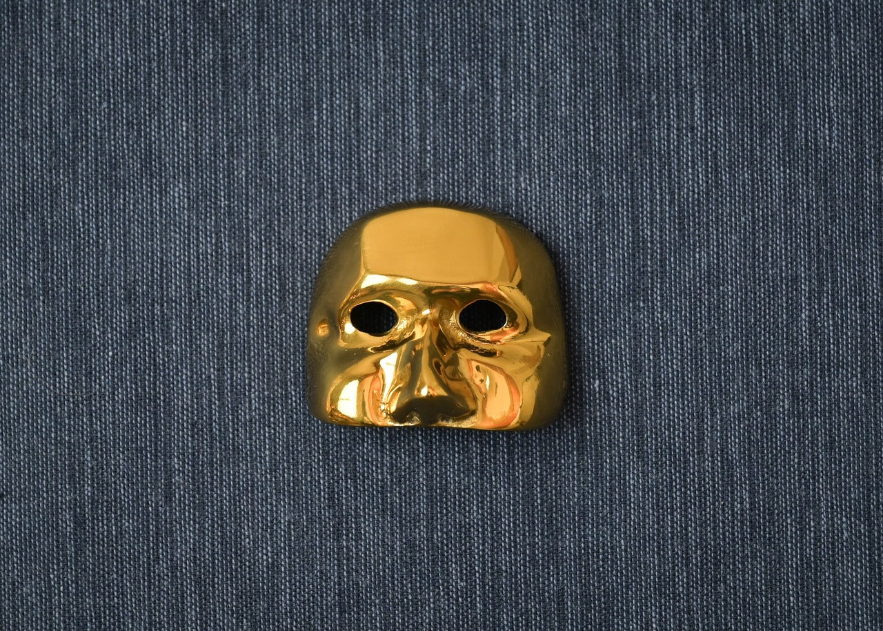 真鍮製　ベネチアンマスクの形の置物　個性的アイテム　レア品
