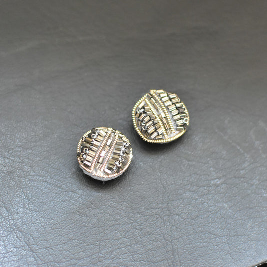 2つセット　ビーズボタン　インドボタン グレー