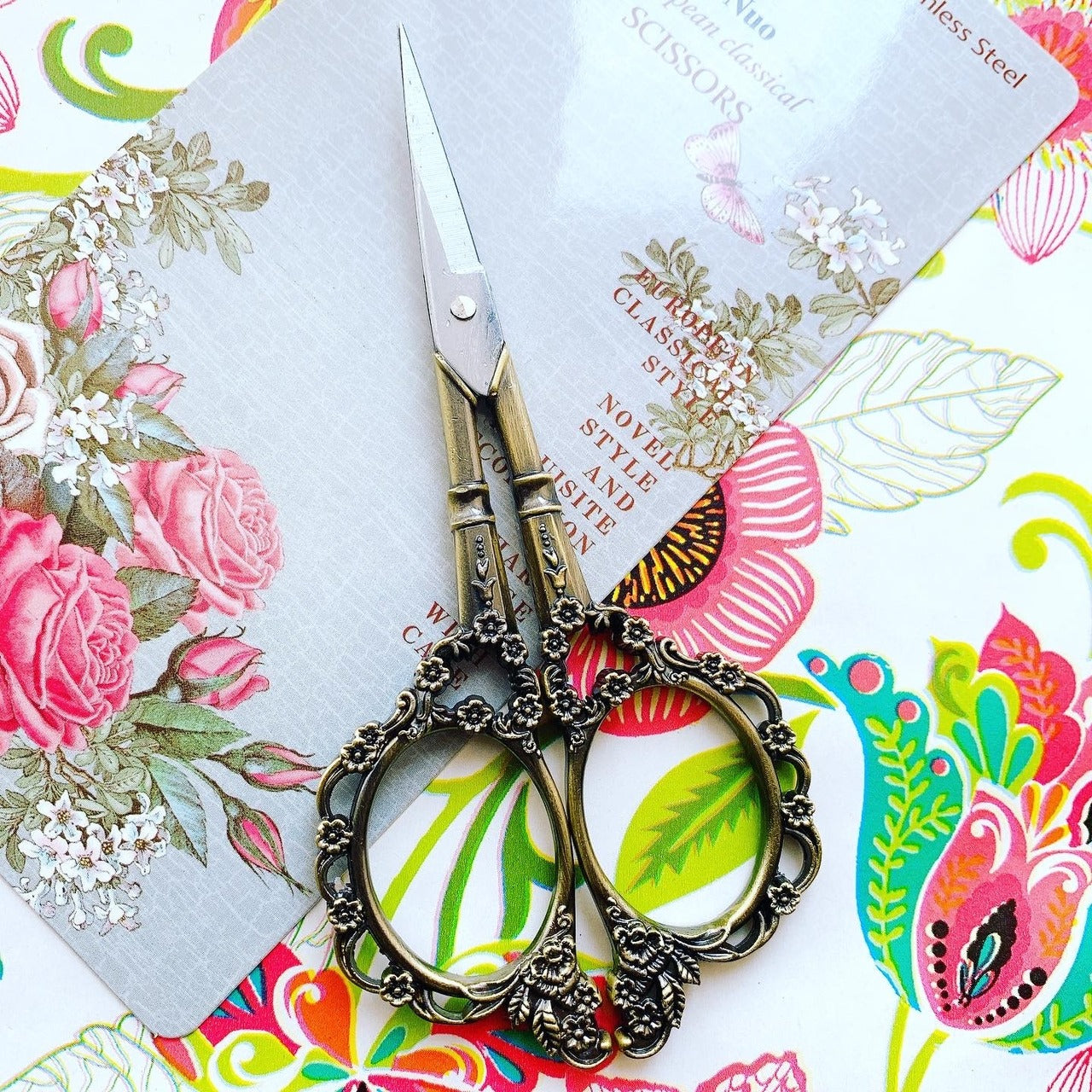 デザインシザー　おしゃれハサミ　花柄　オシャレハサミ アンティーク風ハサミ