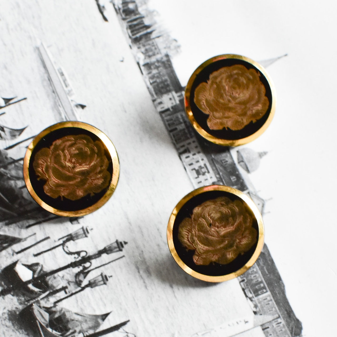 チェコガラスボタン レア 1950年製　ブラックガラス