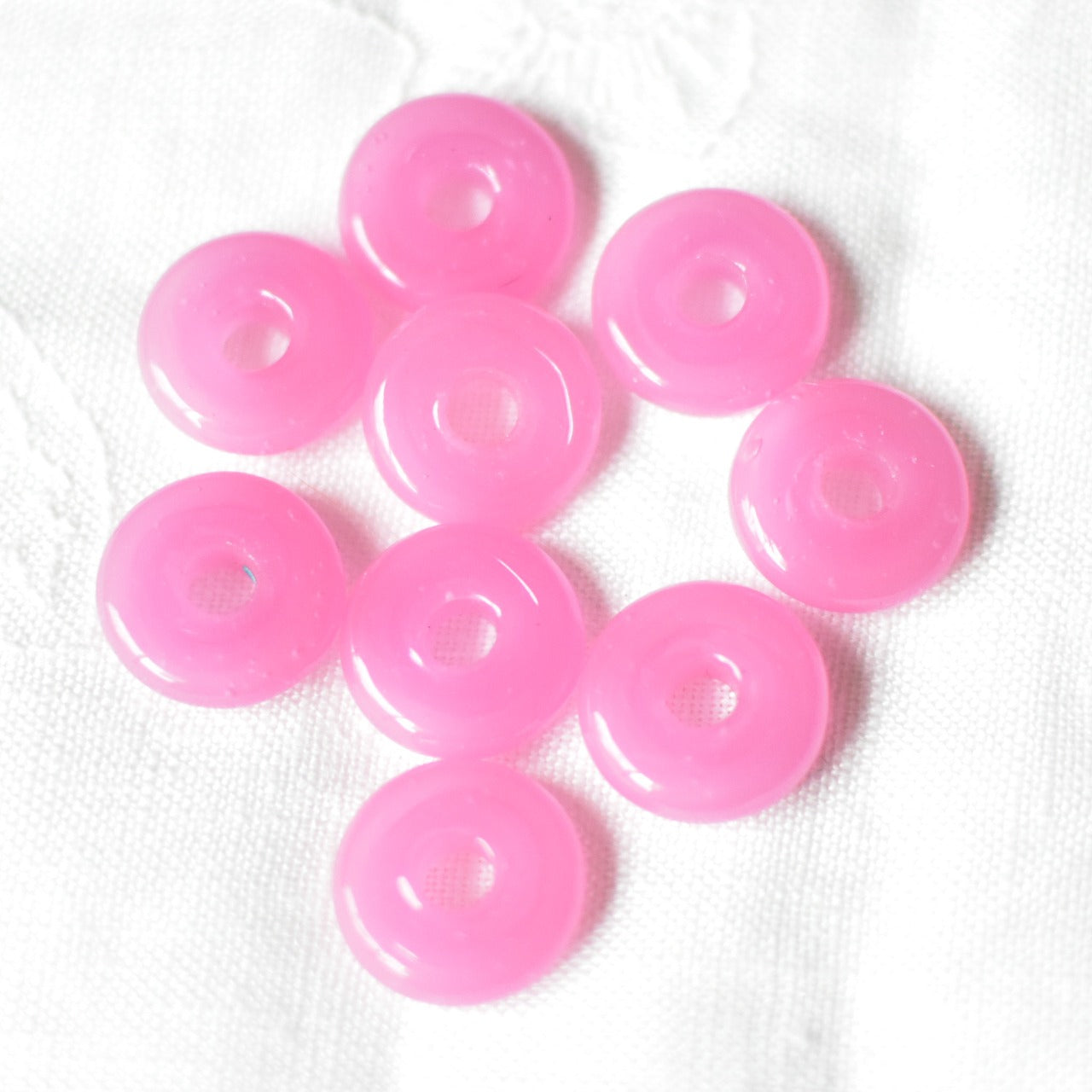 2個セット　ベネチアンガラスビーズ　ミルキーピンクドーナツ型