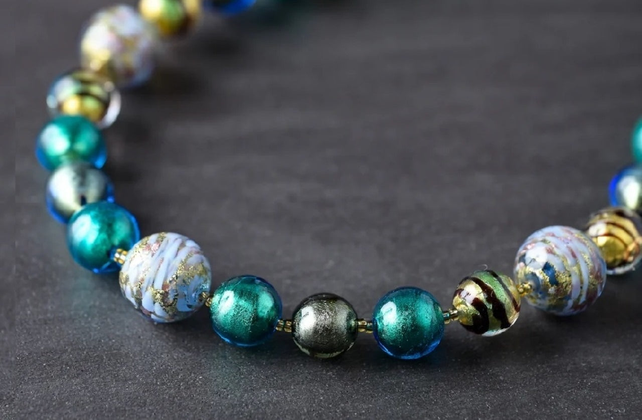 ベネチアンガラスビーズネックレス　付けるベネチア博物館　