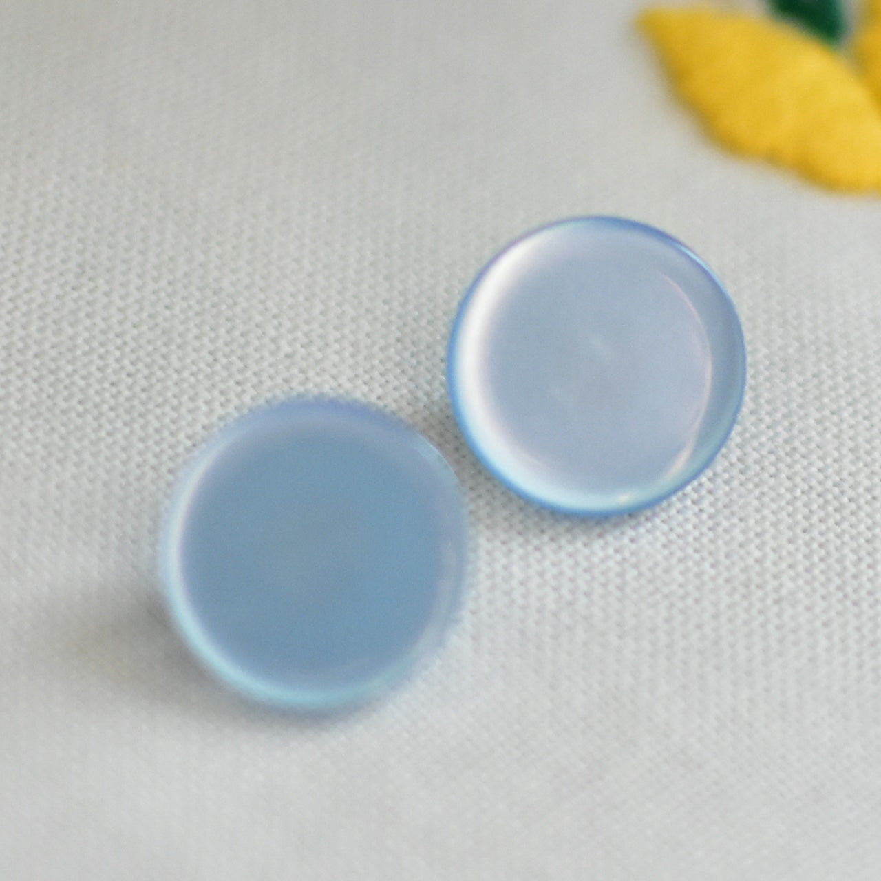 ライトブルー色ボタン　4つセット　ヴィンテージボタン　日本製　