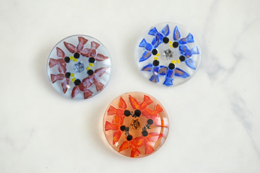 チェコガラスアンティークボタン 希少品　つばめ　色をお選びください。