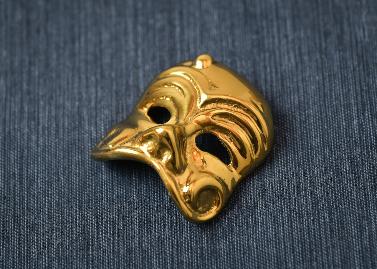 真鍮製　ベネチアンマスクの形の置物　個性的アイテム　レア品