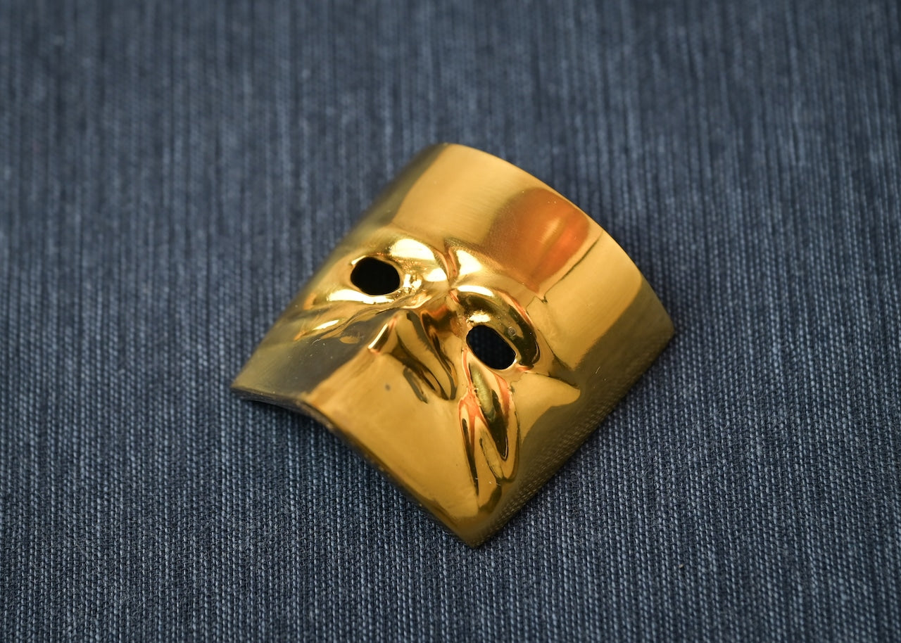 真鍮製　ベネチアンマスクの形の置物　個性的アイテム　レア品