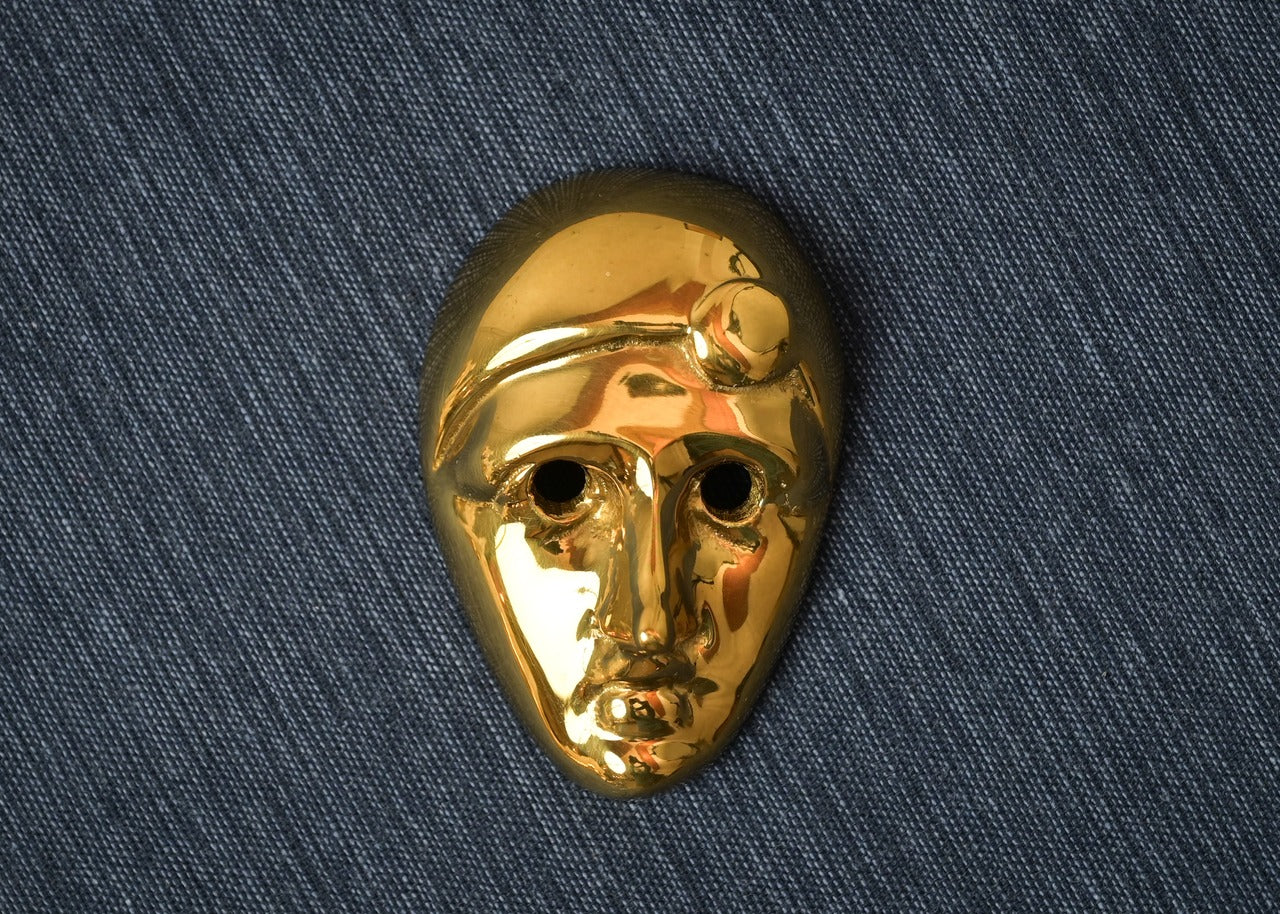 真鍮製　ベネチアンマスクの形の置物　個性的アイテム　レア品