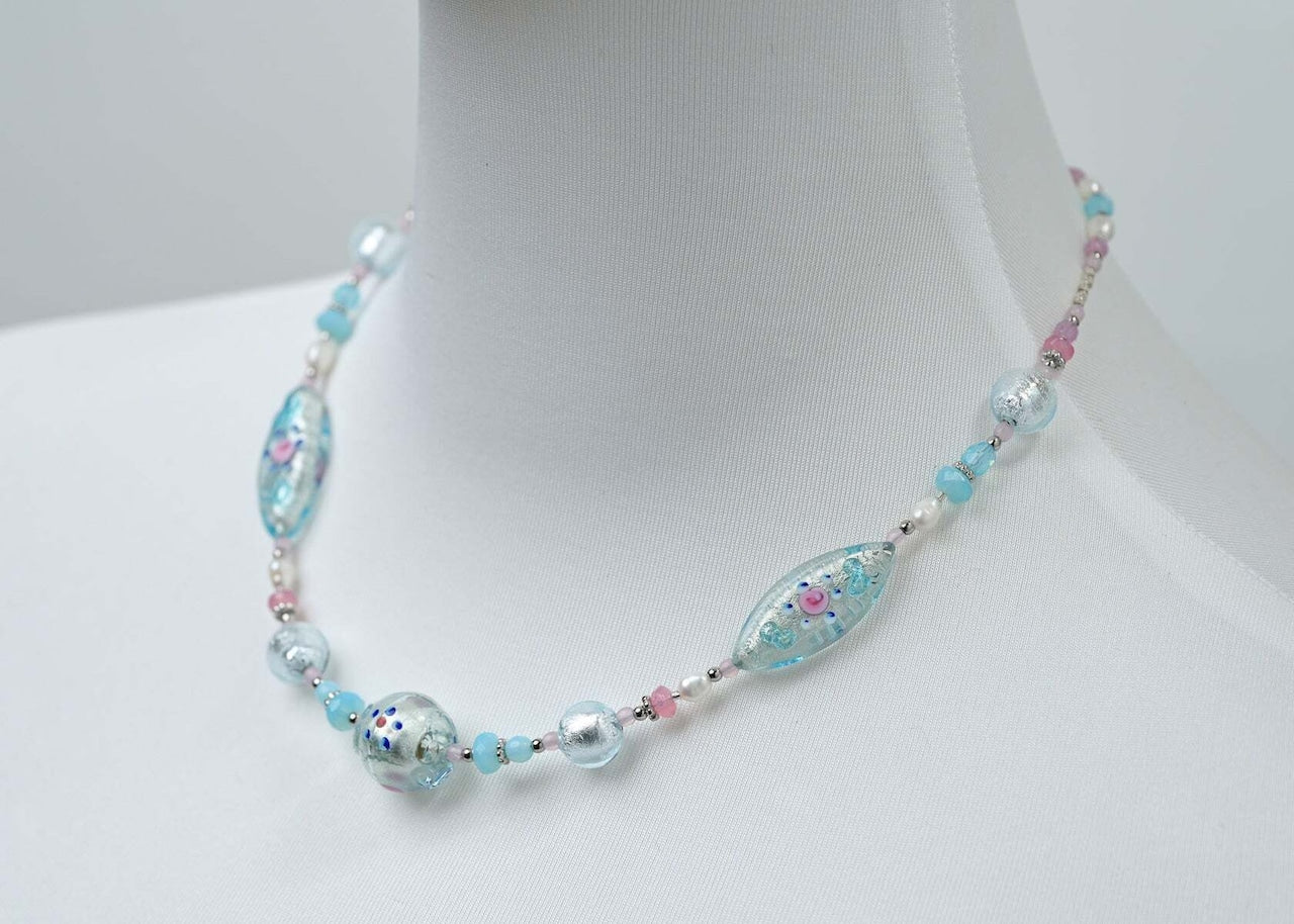 かわいいが好きな方におすすめ！淡いパステル系ネックレス