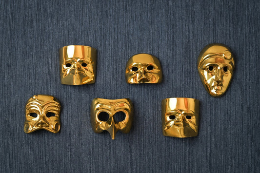 真鍮製　ベネチアンマスクの形の置物　個性的アイテム　レア品